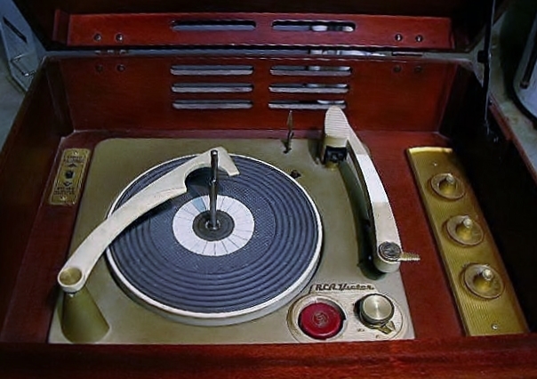 RCA Victor SHF-7 Record Player